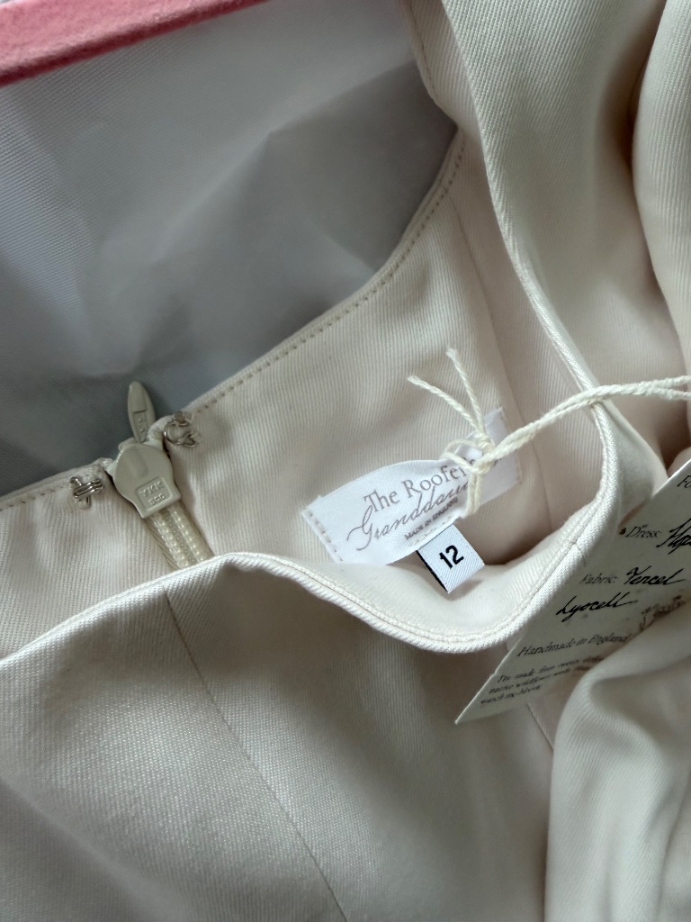 The Roofer’s Granddaughter Wedding / Ceremony Dress Size Uk 12 / Us 8 — image 7 of 8